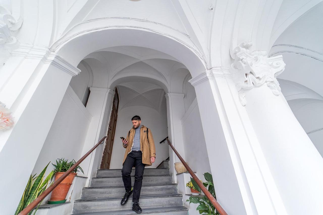 Medina H. Napoli Centro, By Clapa Group Hotel Bagian luar foto