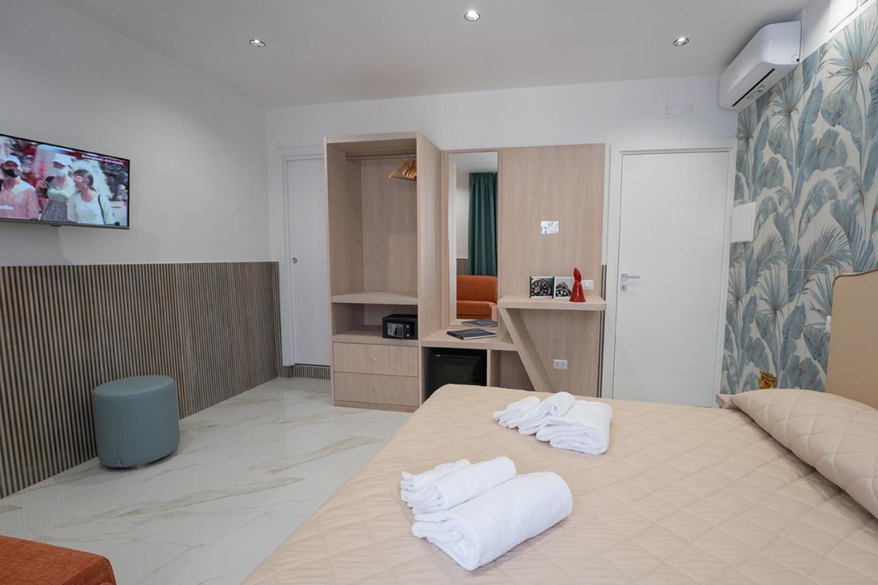 Medina H. Napoli Centro, By Clapa Group Hotel Bagian luar foto