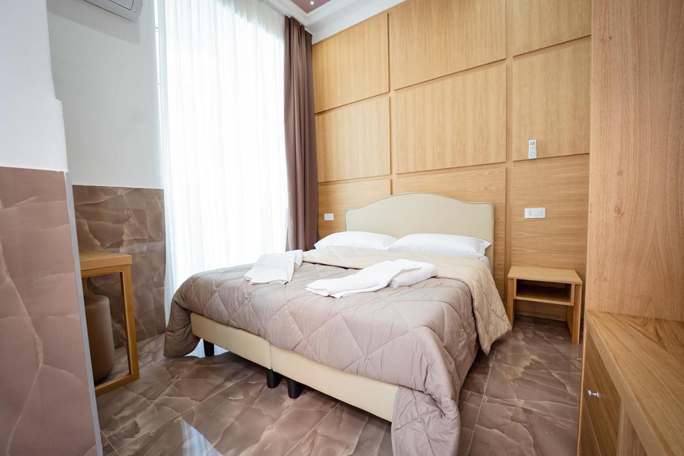 Medina H. Napoli Centro, By Clapa Group Hotel Bagian luar foto