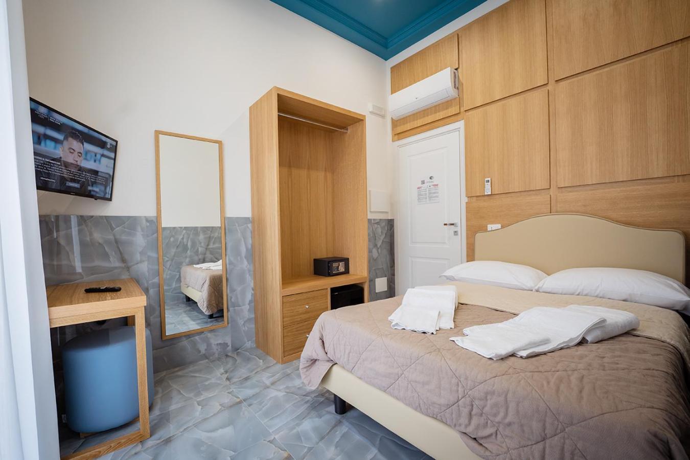 Medina H. Napoli Centro, By Clapa Group Hotel Bagian luar foto