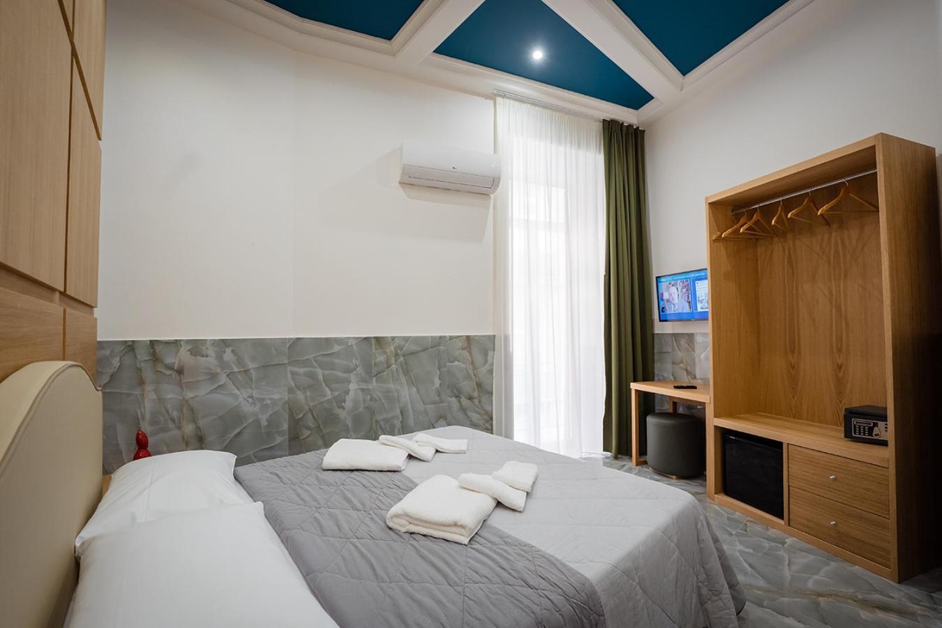 Medina H. Napoli Centro, By Clapa Group Hotel Bagian luar foto