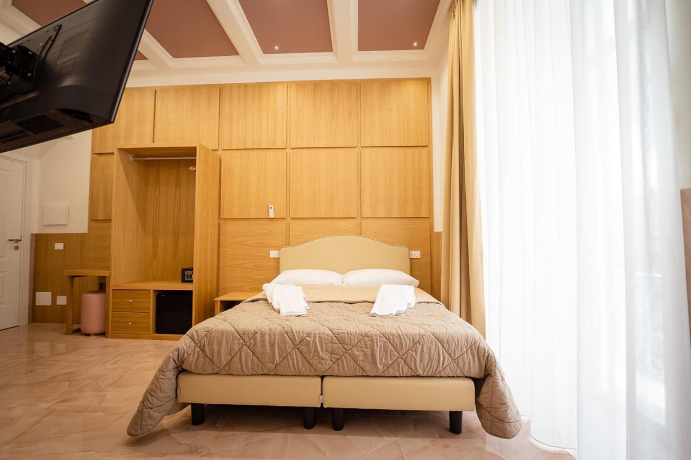 Medina H. Napoli Centro, By Clapa Group Hotel Bagian luar foto